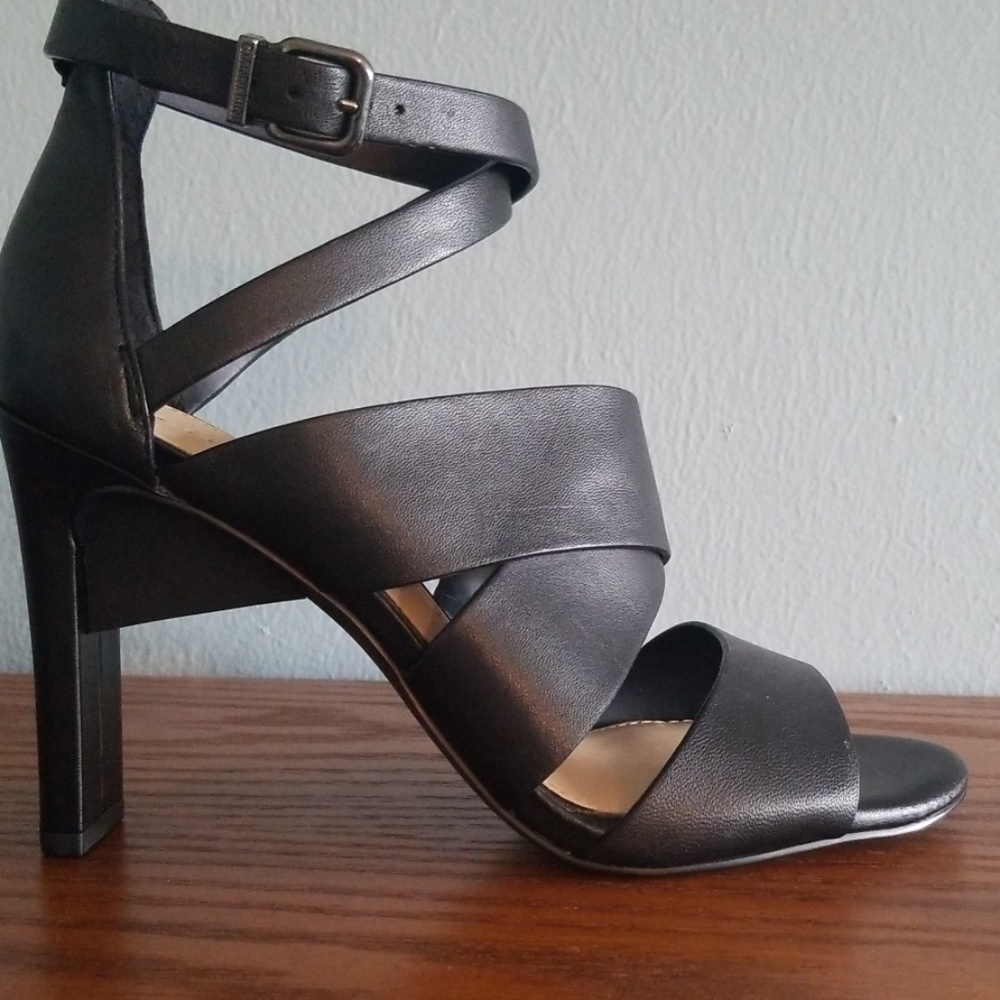 Gianni Bini Black strappy Shoes Size 7 - Picture 3 of 7